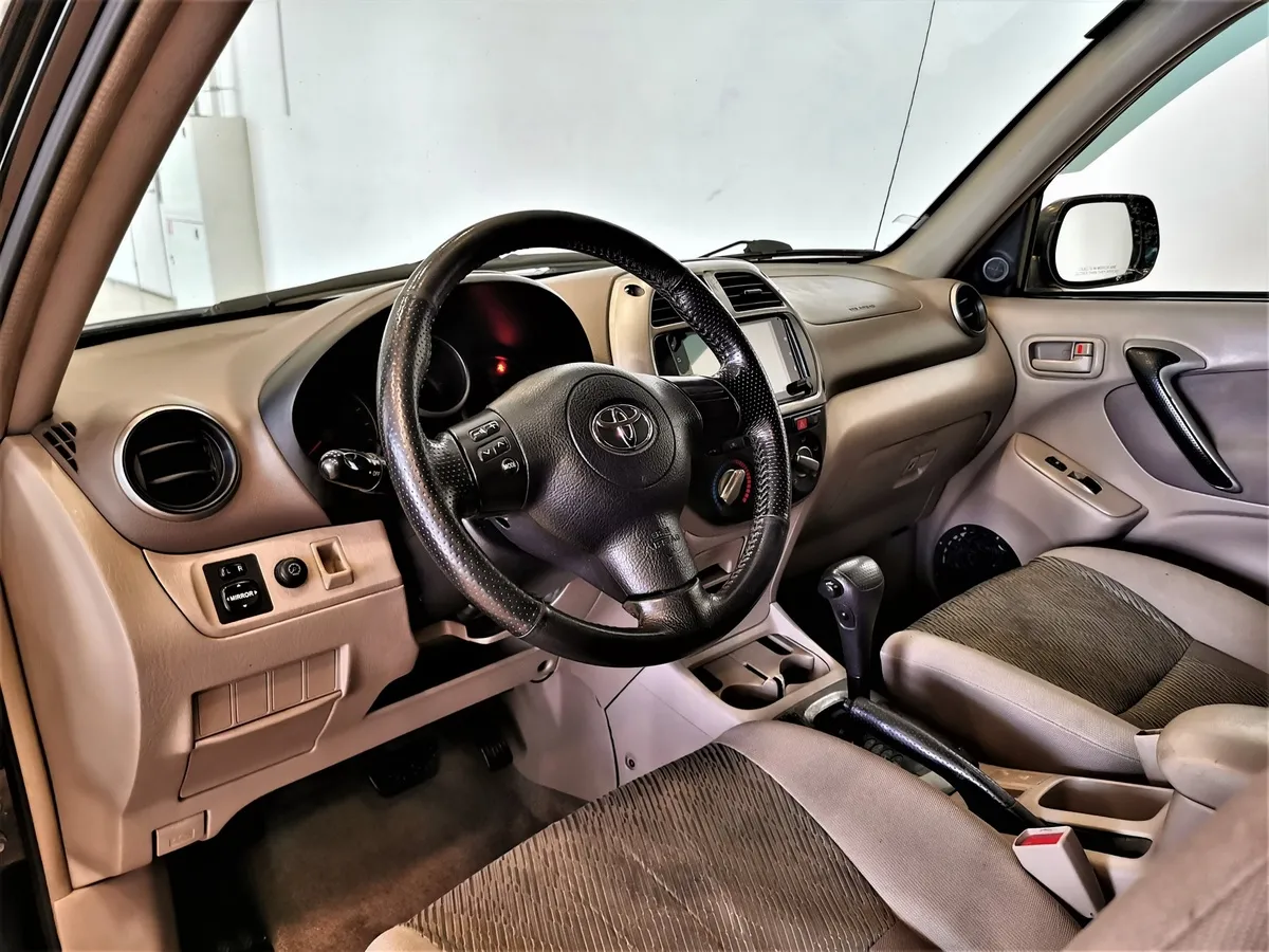 Toyota RAV4 2.0 AT AWD (150 л.с.) Черный в АВИЛОН. Слайд №17