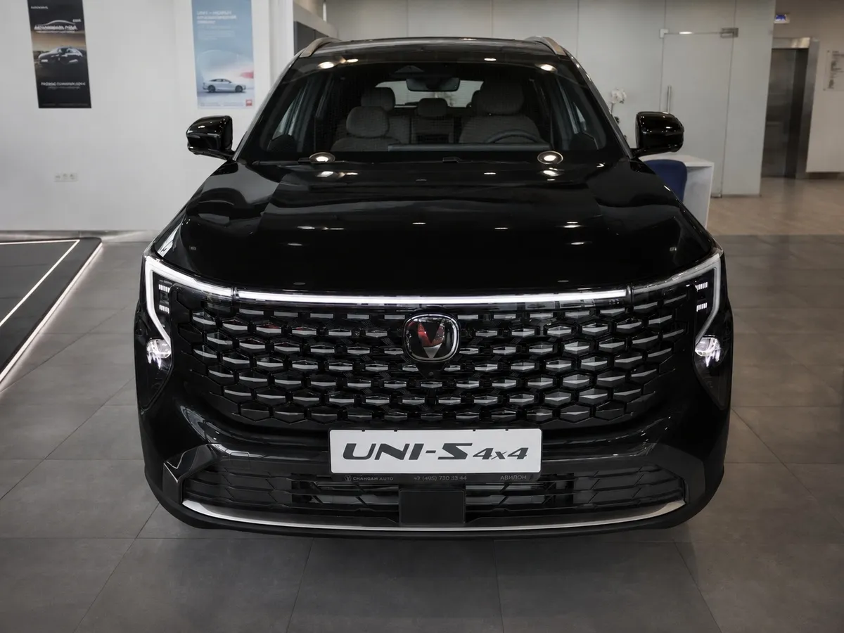 Changan UNI-S 1.5T 7DCT 4WD (181 л.с.) Техно Черный в АВИЛОН. Слайд №4