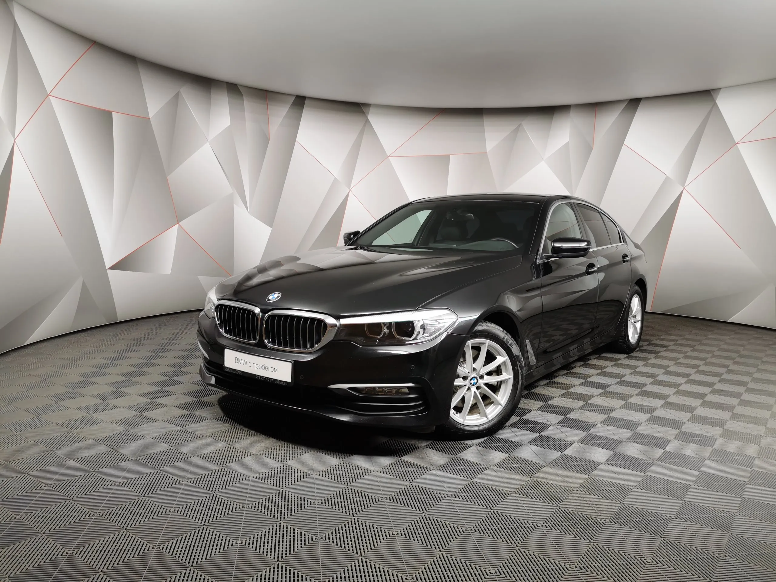 BMW 5 серия 520i Steptronic (184 л.с.) Base (Локальная сборка) Черный в  Москве № ТИ-UY38889. Купить BMW 5 серия VII (G30) Автомат Бензиновый с  пробегом 123574 км. Цена 4095700