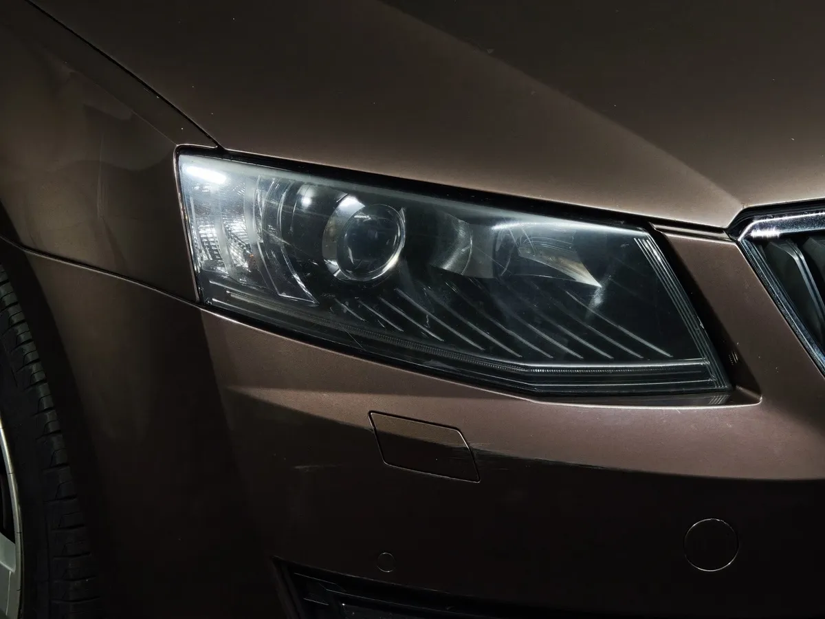 Skoda Octavia 1.6 MPI AT (110 л.с.) Коричневый в АВИЛОН. Слайд №10