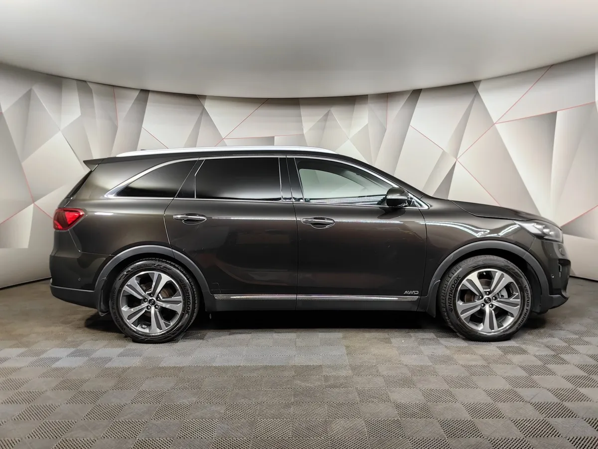 Kia Sorento 2.2 CRDi AT AWD (200 л.с.) Premium Коричневый в АВИЛОН. Слайд №6