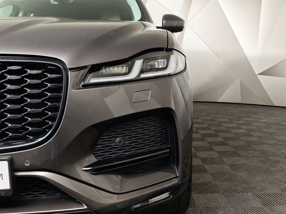 Jaguar F-Pace 2.0P AT AWD (249 л.с.) SE Серый в АВИЛОН. Слайд №10