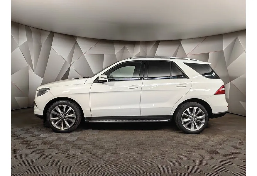 Mercedes-Benz M-Класс ML 300 BlueEfficiency 7G-Tronic Plus 4Matic (249 л.с.) Белый в АВИЛОН. Слайд №5