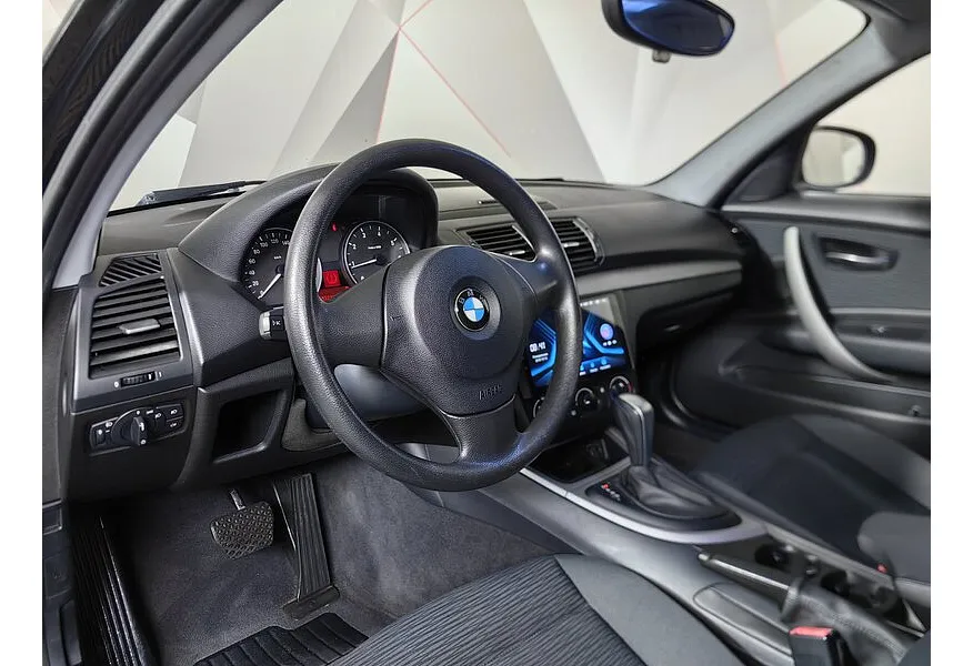 BMW 1 серия 116i AT (115 л.с.) Черный в АВИЛОН. Слайд №12