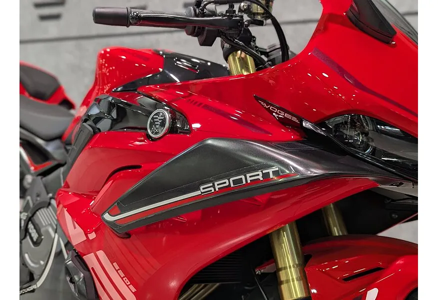 АВИЛОН - VOGE RR660S 662 см³ (99 л.с.) (99) 660 Красный - slide 0