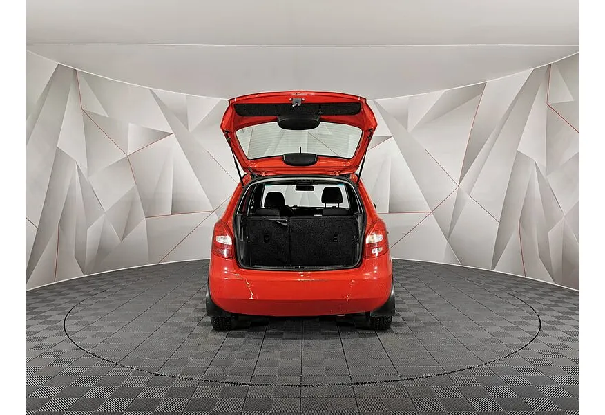 Skoda Fabia 1.4 MT (125 л.с.) Красный в АВИЛОН. Слайд №12