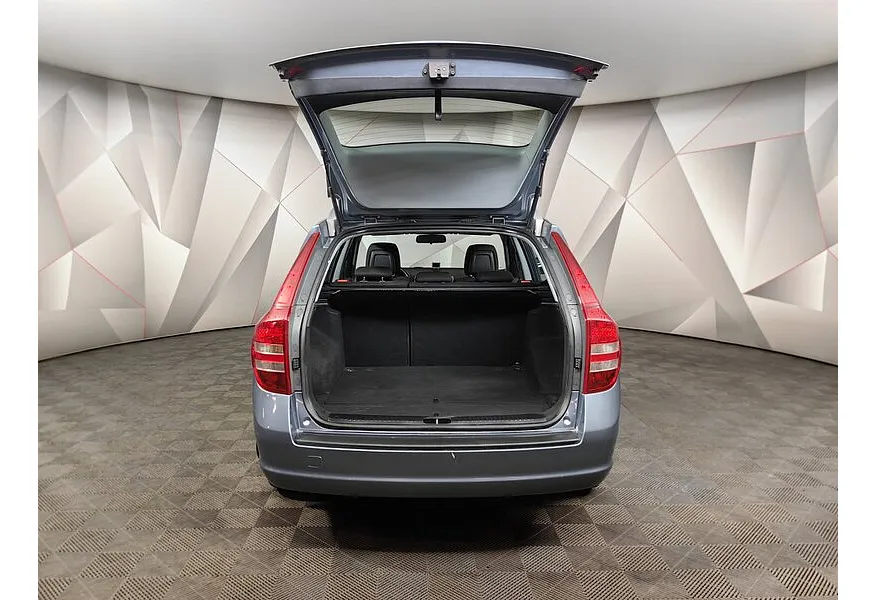 Kia Ceed 1.6 CRDi AT (115 л.с.) Синий в АВИЛОН. Слайд №9 Kia Ceed 1.6 CRDi AT (115 л.с.) Синий в АВИЛОН. Слайд №9