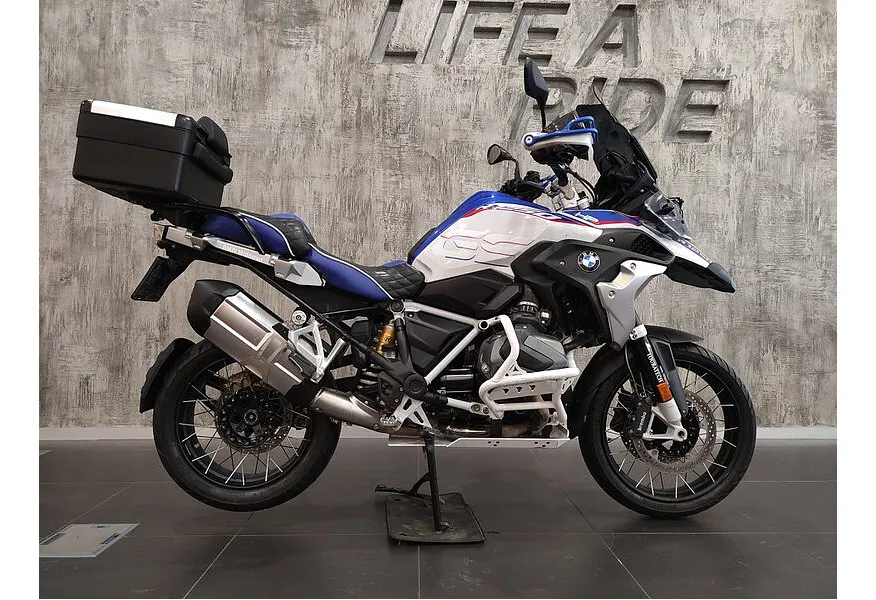 LIVE. Слайд №4