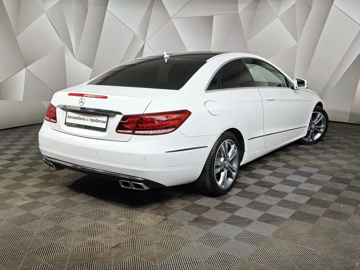 Mercedes-Benz E-Класс E 200 T BlueEfficiency 7G-Tronic Plus (184 л.с.) Белый в АВИЛОН. Слайд №2