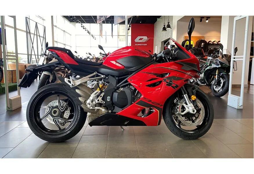 LIVE. Слайд №4