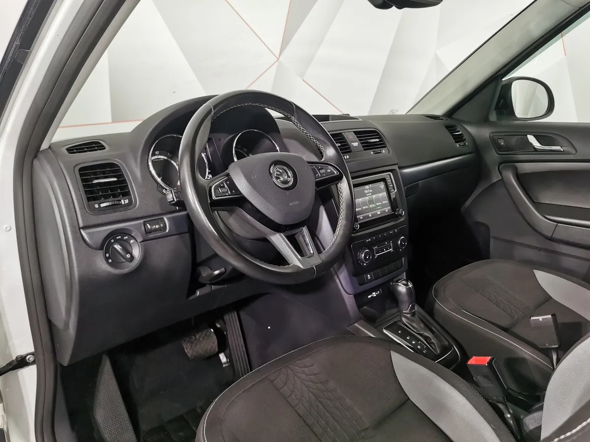 Skoda Yeti 1.6 AT (110 л.с.) Белый в АВИЛОН. Слайд №18