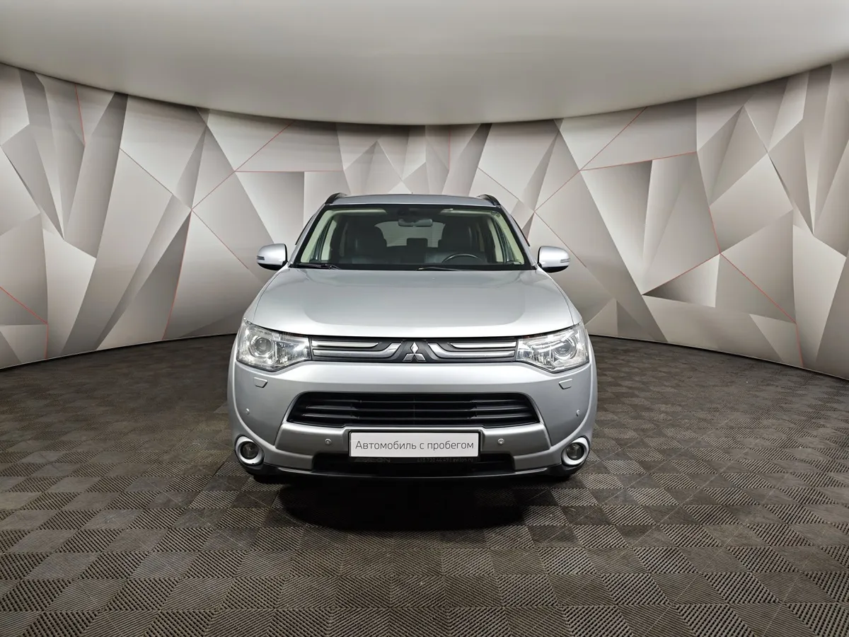 Mitsubishi Outlander 2.4 MIVEC CVT 4WD (167 л.с.) Ultimate Plus Серебристый в АВИЛОН. Слайд №7