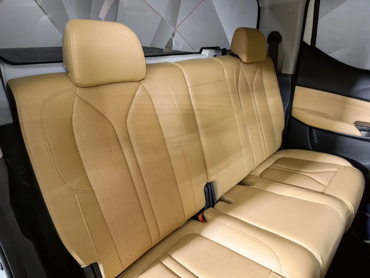 Changan HUNTER PLUS 2.0 AT 4WD (226 л.с.) Luxe Белый в АВИЛОН. Слайд №16