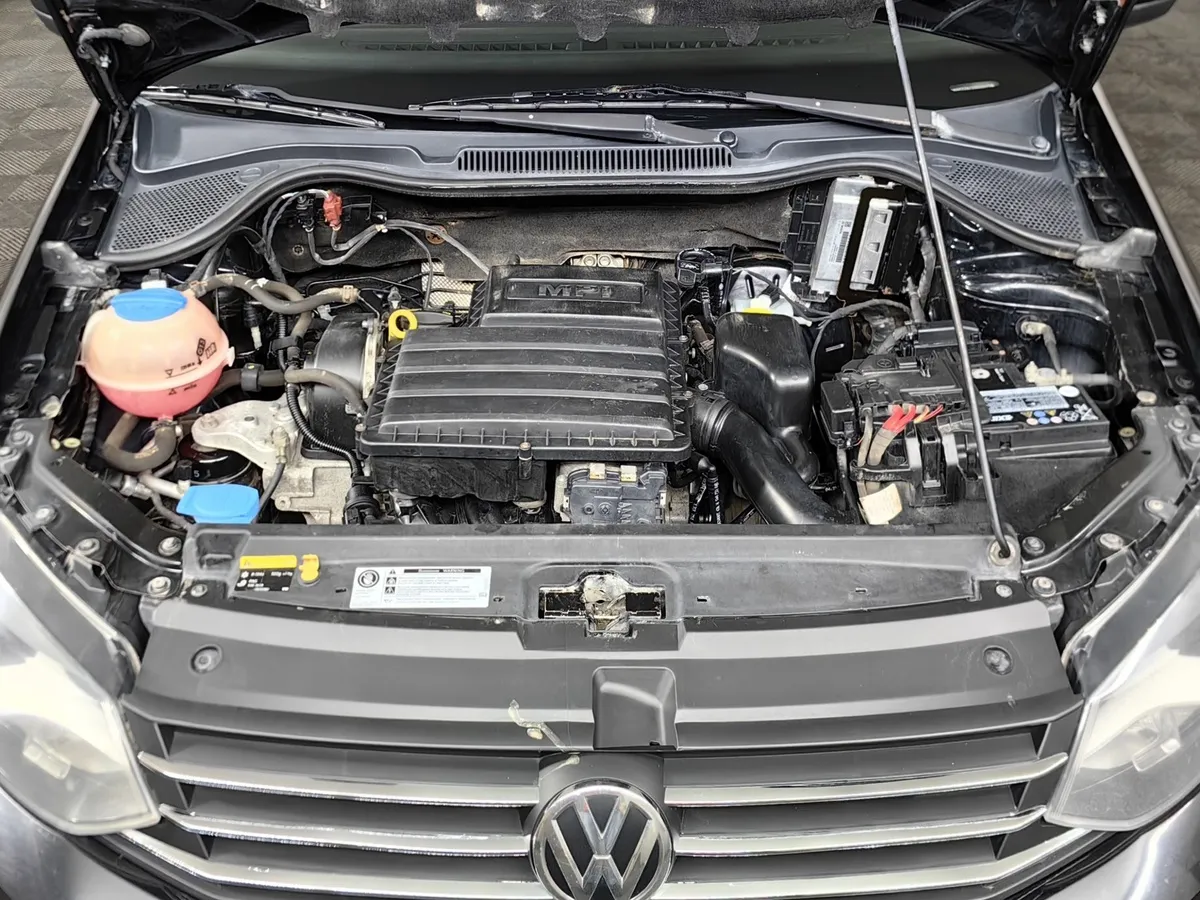Volkswagen Polo 1.6 MPI AT (110 л.с.) Exclusive Черный в АВИЛОН. Слайд №11