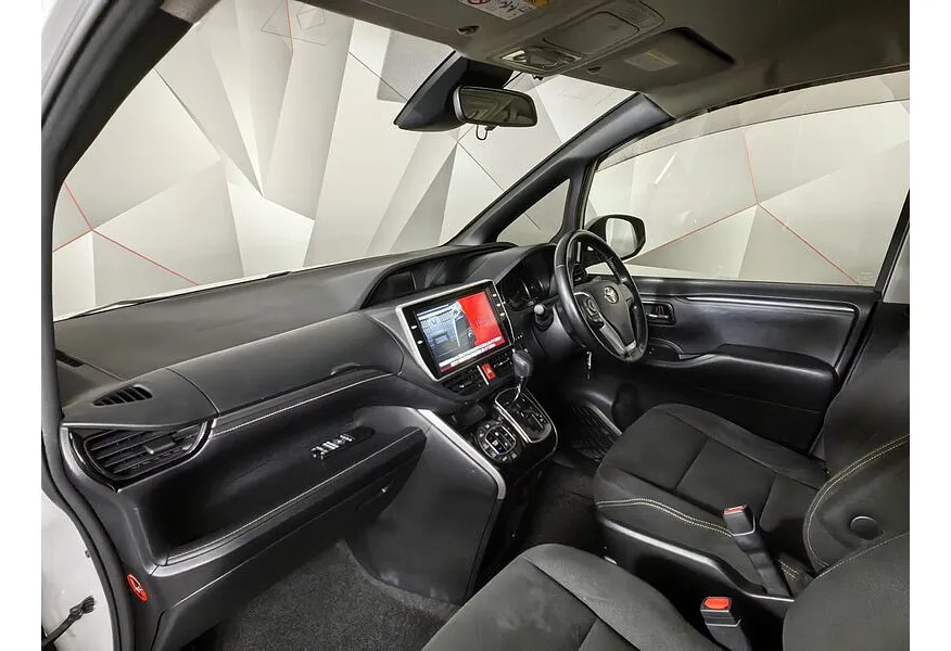 Toyota Esquire 2.0 CVT FWD (152 л.с.) Белый в АВИЛОН. Слайд №19