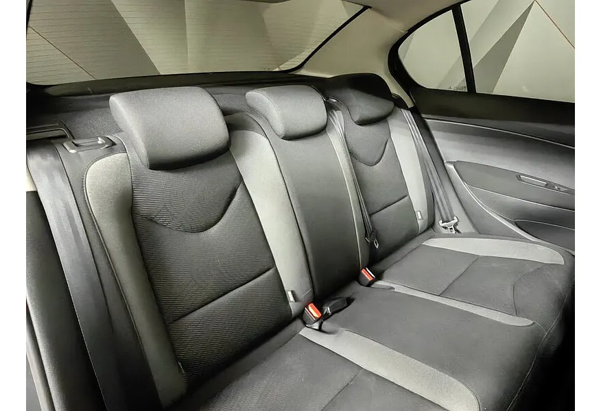 Peugeot 408 1.6 MT (110 л.с.) Серый в АВИЛОН. Слайд №17