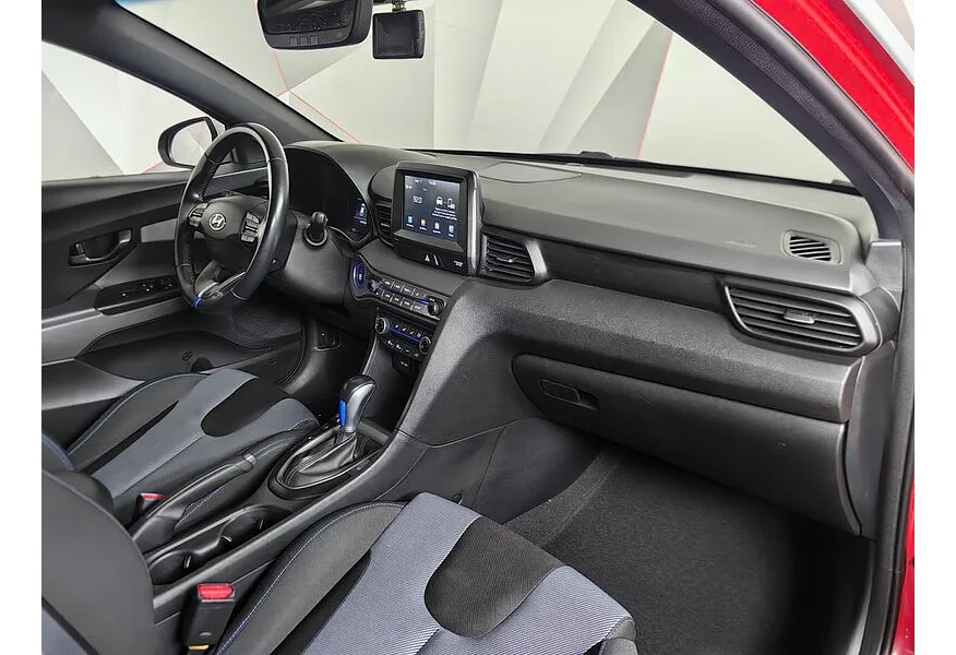 Hyundai Veloster 1.4 АMT FWD (140 л.с.) в АВИЛОН. Слайд №13