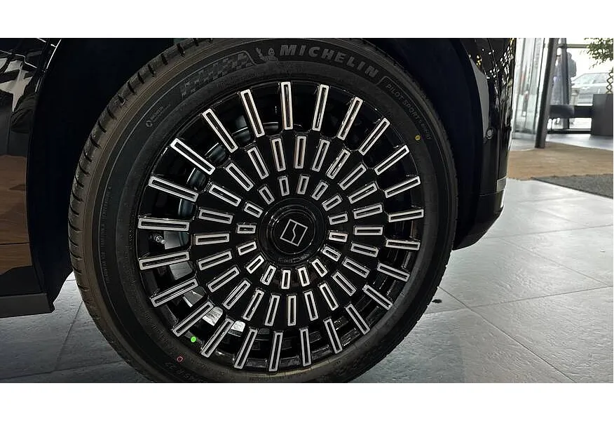 Zeekr 9X 2.0h AT 4WD (1177 л.с.) Ultra Черный в АВИЛОН. Слайд №19