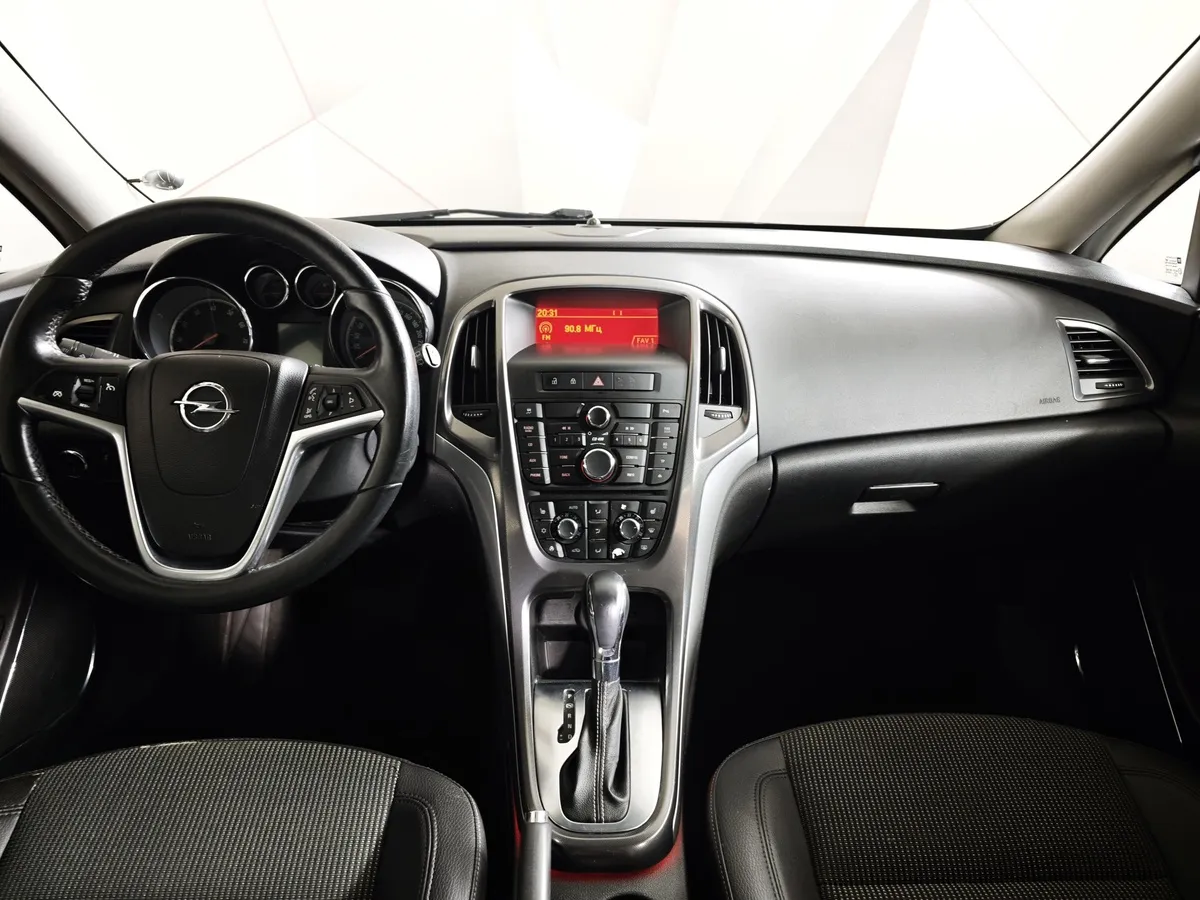 Opel Astra 1.6 AT (115 л.с.) Белый в АВИЛОН. Слайд №14
