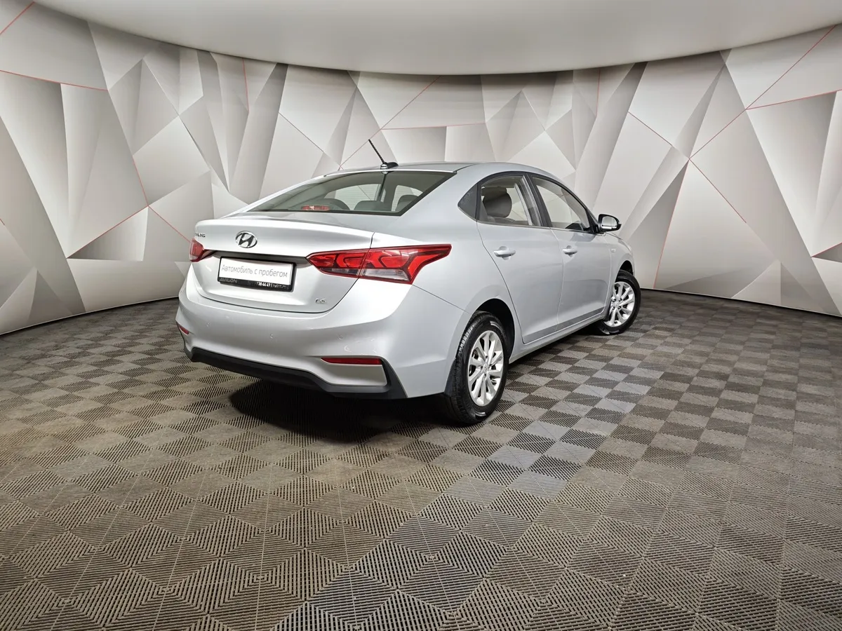 Hyundai Solaris 1.6 AT (123 л.с.) Elegance Серебристый в АВИЛОН. Слайд №2