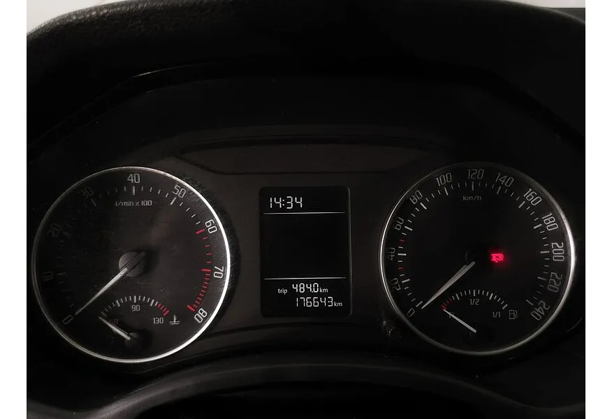 Skoda Octavia 1.6 MPI AT (102 л.с.) Белый в АВИЛОН. Слайд №18