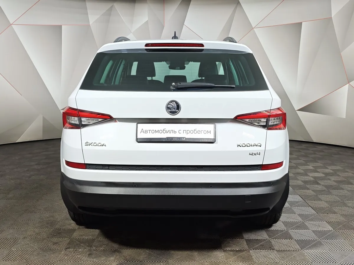 Skoda Kodiaq 2.0 TSI DSG 4X4 (180 л.с.) Белый в АВИЛОН. Слайд №8
