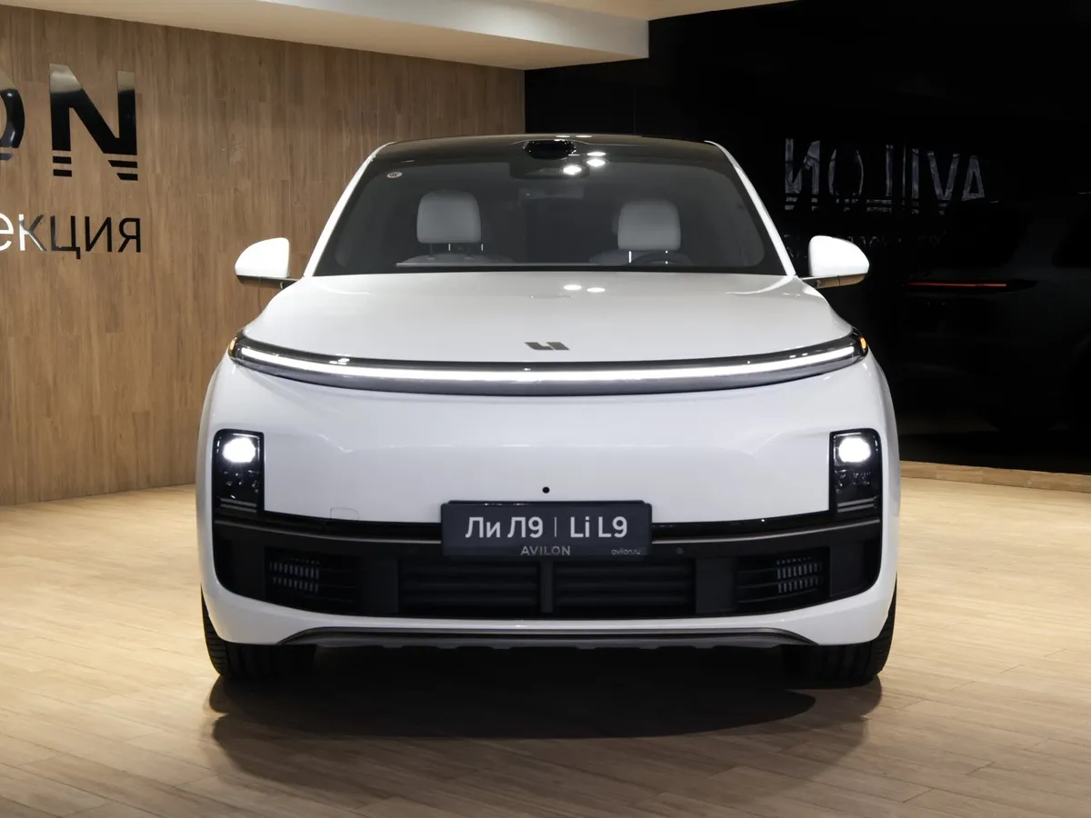 Li Auto L9 1.5 AT 4WD (449 л.с.) Ultra Белый в АВИЛОН. Слайд №3