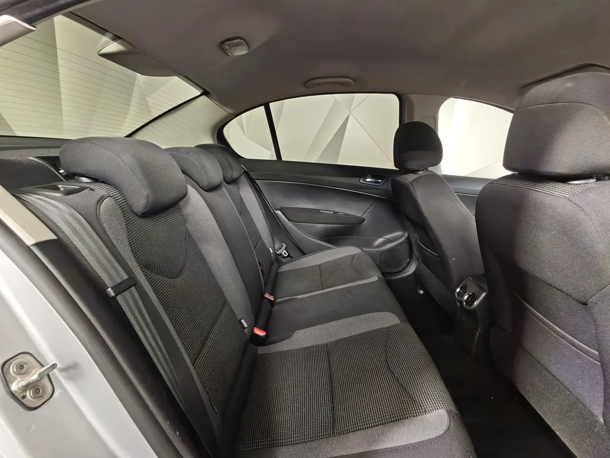 Peugeot 408 1.6 THP AT (150 л.с.) Allure Серебристый в АВИЛОН. Слайд №13