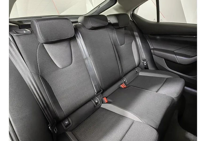 Skoda Octavia 1.4 AT FWD (150 л.с.) Белый в АВИЛОН. Слайд №17