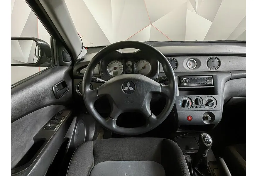 Mitsubishi Outlander 2.0 CVT (146 л.с.) Серый в АВИЛОН. Слайд №18