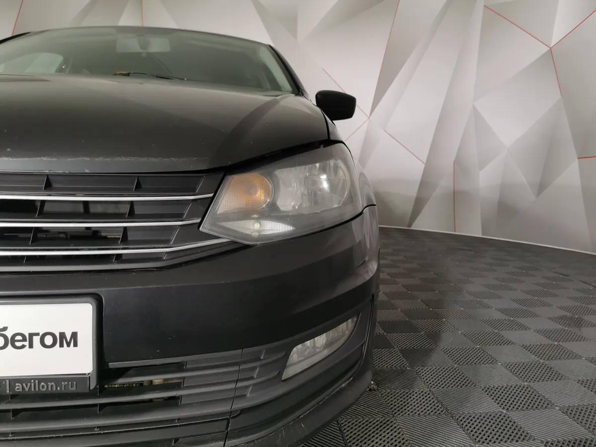 Volkswagen Polo 1.6 MPI MT (90 л.с.) Comfortline Черный в АВИЛОН. Слайд №10