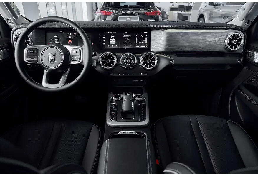 TANK 300 2.0T AT 4WD (220 л.с.) City Premium Серый в АВИЛОН. Слайд №7