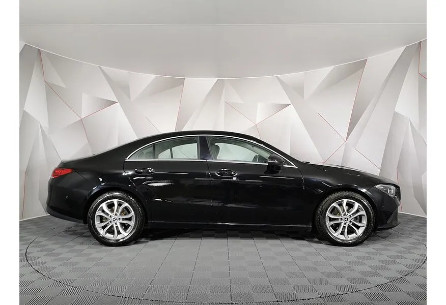 Mercedes-Benz CLA 200 7-G DCT (150 л.с.) Черный в АВИЛОН. Слайд №4