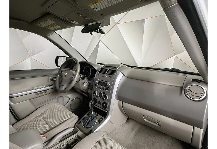 Suzuki Grand Vitara 2.4 AT (169 л.с.) Белый в АВИЛОН. Слайд №12