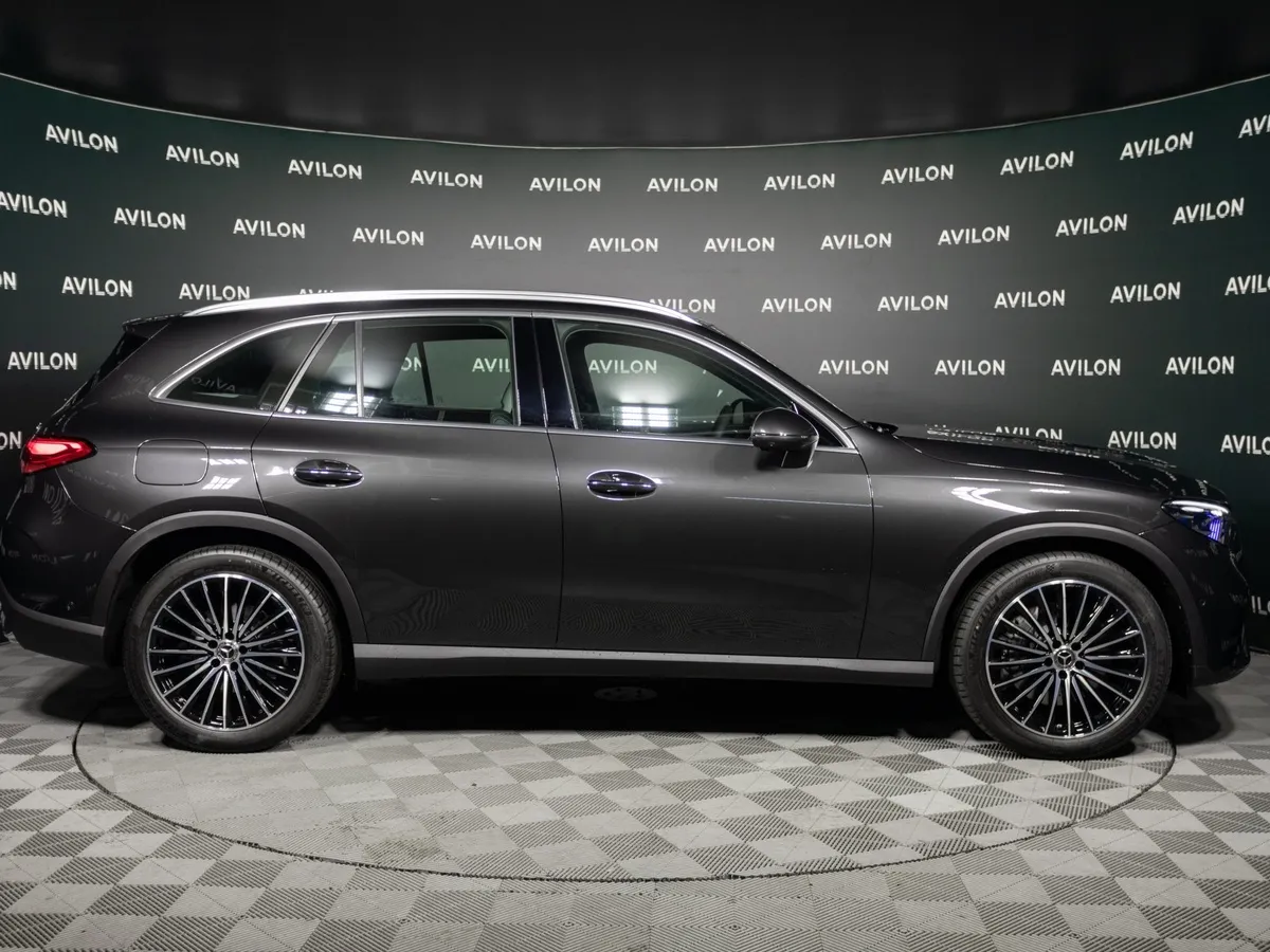 Mercedes-Benz GLC 300 4MATIC 9G-TRONIC (258 л.с.) Серый в АВИЛОН. Слайд №4