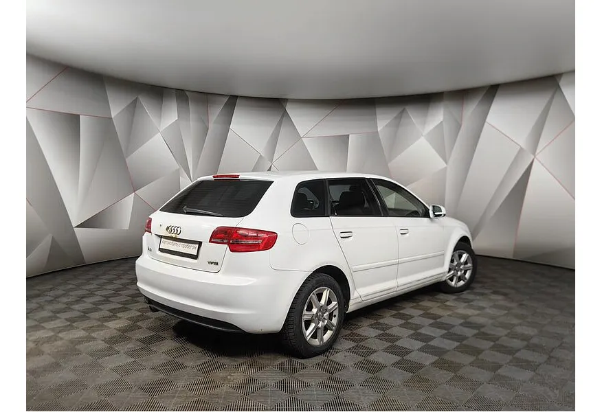 Audi A3 1.2 TFSI S-tronic (105 л.с.) Белый в АВИЛОН. Слайд №2