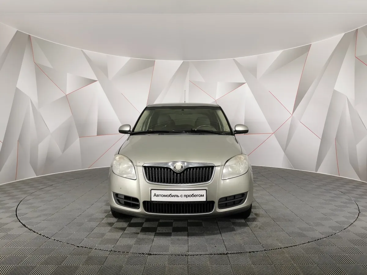 Skoda Fabia 1.2 MT (70 л.с.) Серый в АВИЛОН. Слайд №7