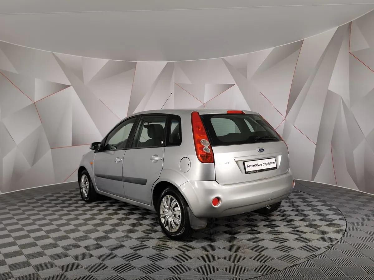 Ford Fiesta 1.6 Flex MT (100 л.с.) Серебристый в АВИЛОН. Слайд №4