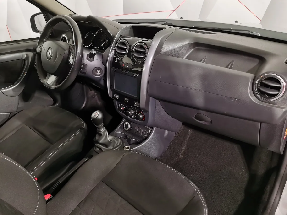 Renault Duster 2.0 MT 4x4 (143 л.с.) Серый в АВИЛОН. Слайд №12