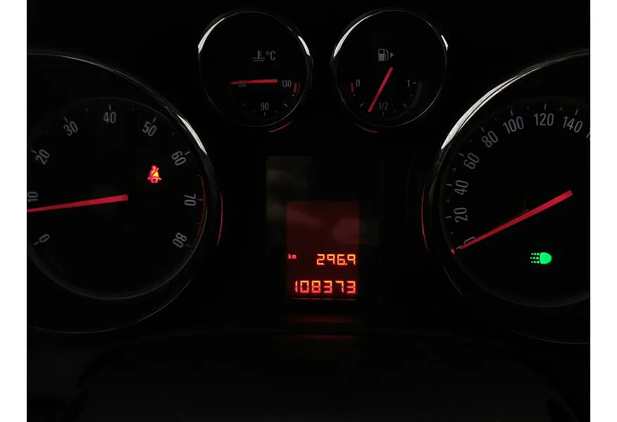 Opel Astra 1.4 MT (100 л.с.) Черный в АВИЛОН. Слайд №17 Opel Astra 1.4 MT (100 л.с.) Черный в АВИЛОН. Слайд №17