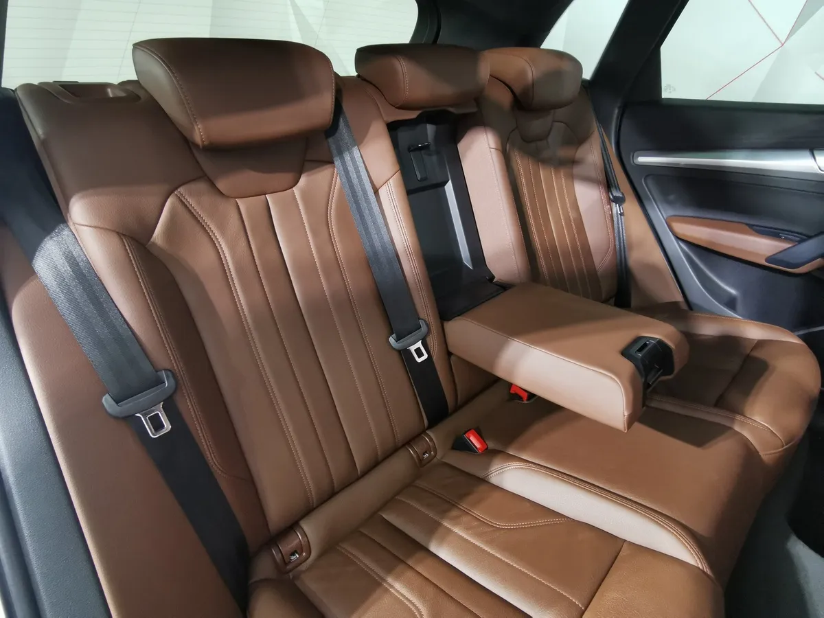 Audi Q5 2.0 TFSI S tronic quattro (249 л.с.) Sport Белый в АВИЛОН. Слайд №16