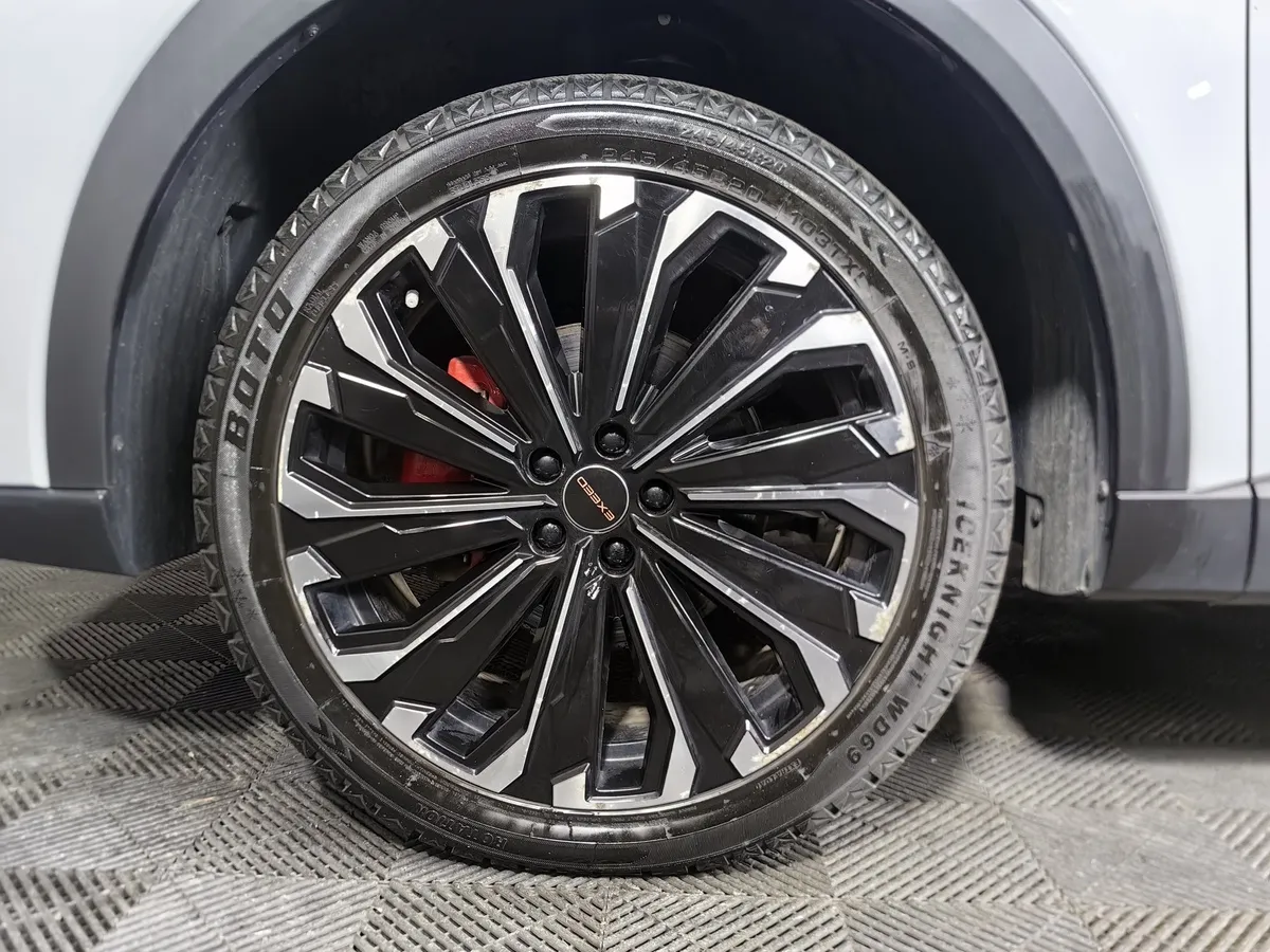 EXEED RX 2.0T DCT 4WD (249 л.с.) Platinum Серый в АВИЛОН. Слайд №9