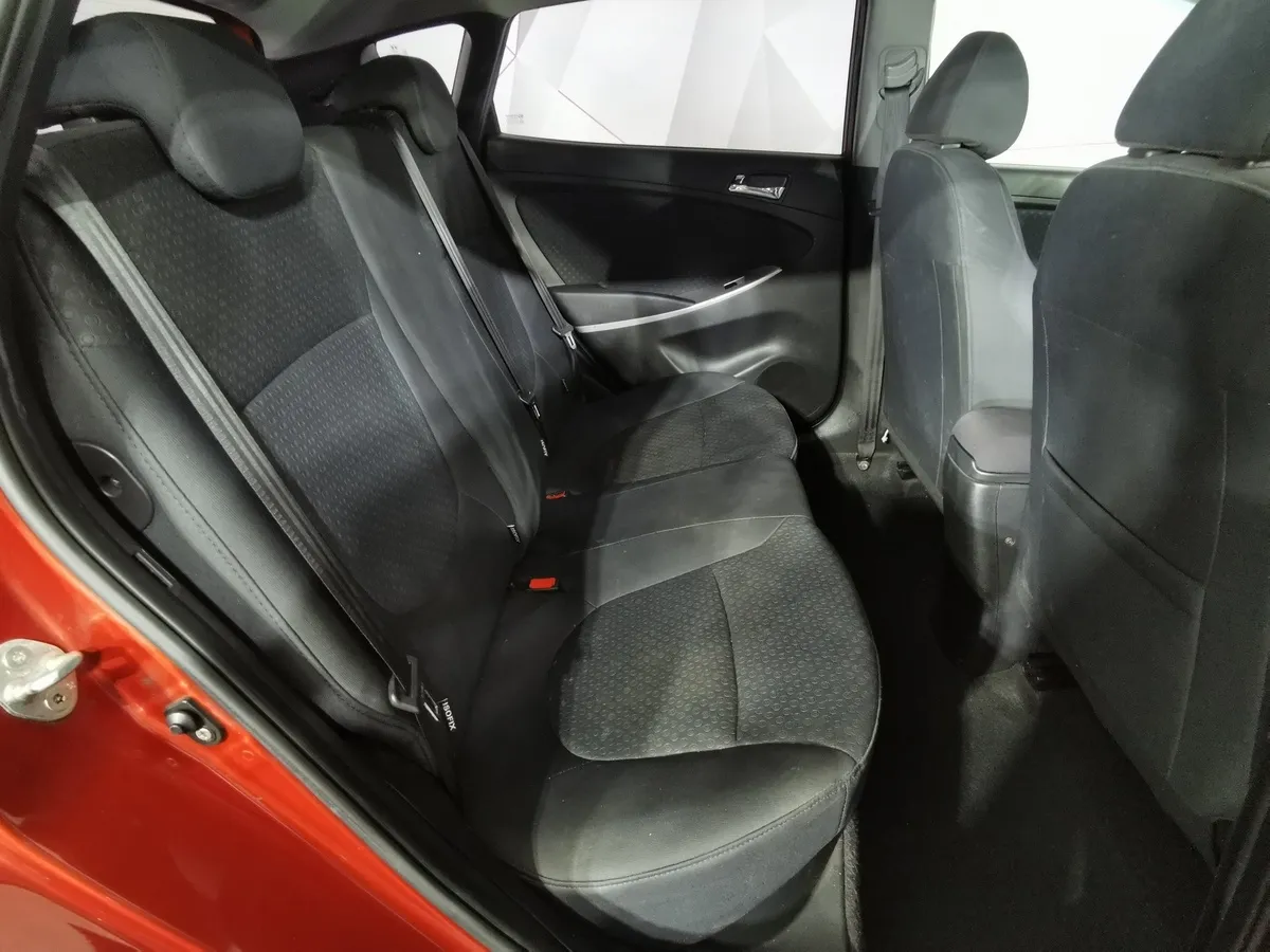 Hyundai Solaris 1.6 AT (123 л.с.) Dynamic Красный в АВИЛОН. Слайд №15