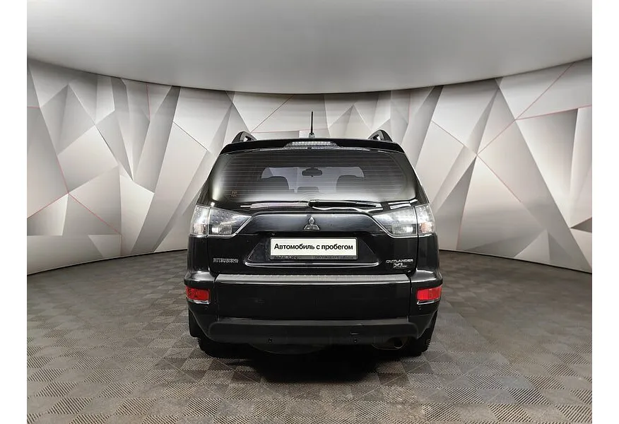 Mitsubishi Outlander 2.0 CVT 2WD (147 л.с.) Черный в АВИЛОН. Слайд №8
