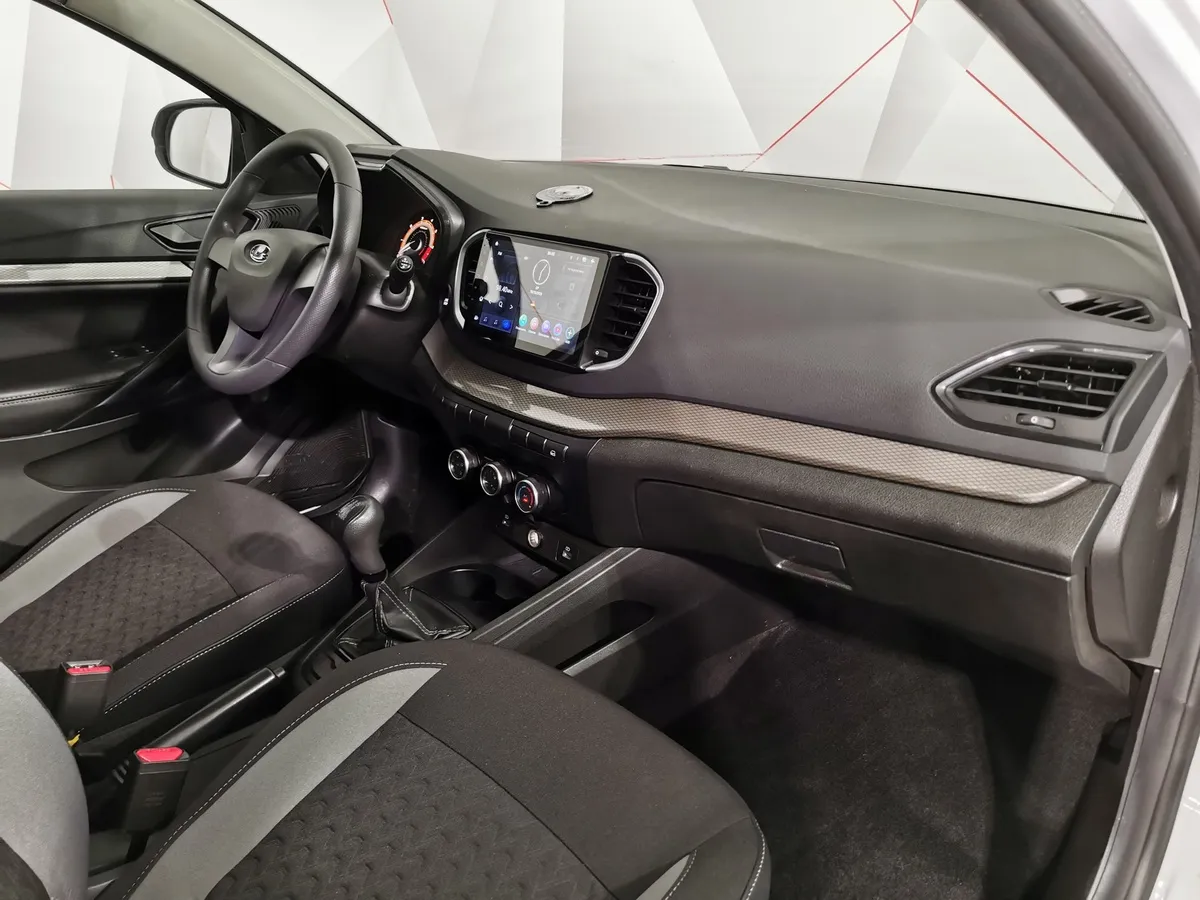 ВАЗ (Lada) Vesta 1.6 MT (106 л.с.) Белый в АВИЛОН. Слайд №12