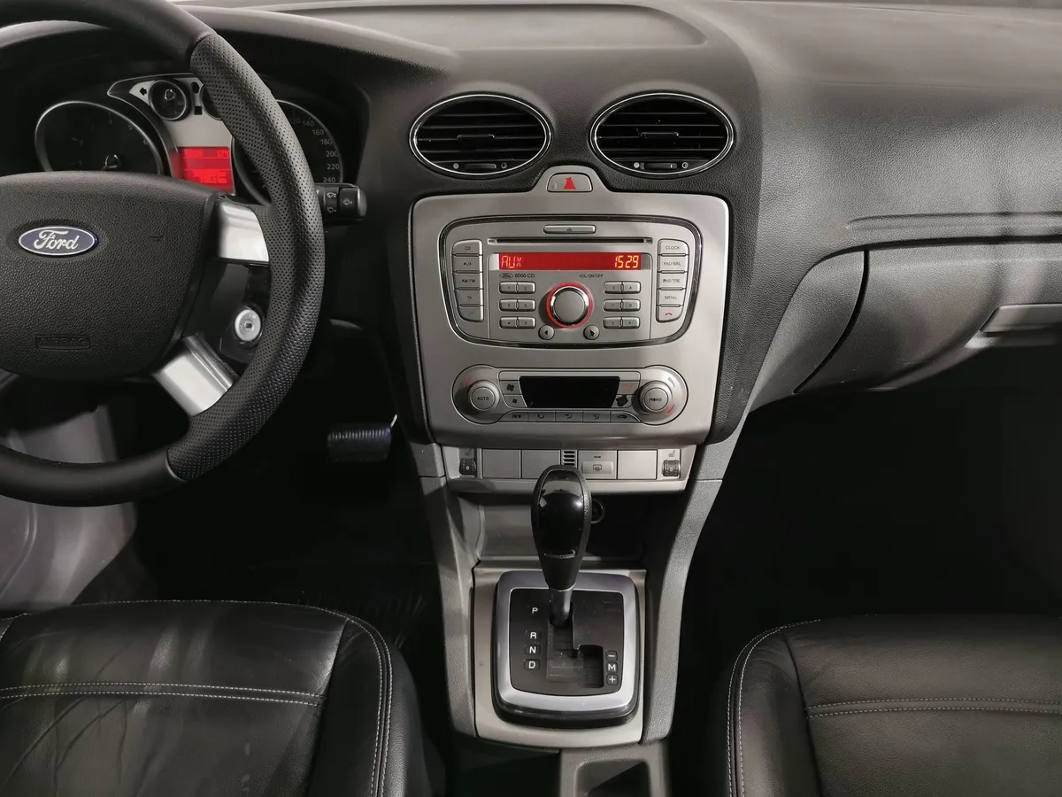 Ford Focus 2.0 AT (145 л.с.) Черный в АВИЛОН. Слайд №14