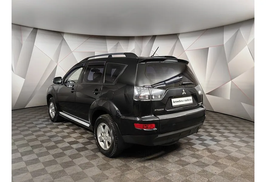 Mitsubishi Outlander 2.0 CVT 2WD (147 л.с.) Черный в АВИЛОН. Слайд №4