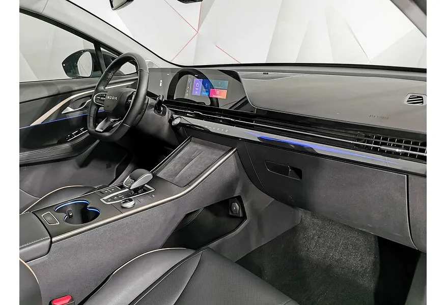 Omoda C5 1.5T CVT (147 л.с.) Ultimate (двухцветный, красные элементы экстерьера) Синий в АВИЛОН. Слайд №13