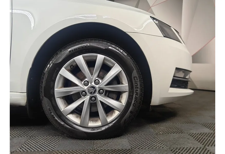 АВИЛОН - Skoda Octavia 1.4 TSI MT (150 л.с.) Hockey Edition Белый - slide 14
