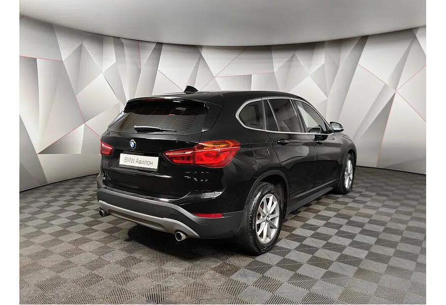 BMW X1 25d xDrive AT (231 л.с.) Черный в АВИЛОН. Слайд №2